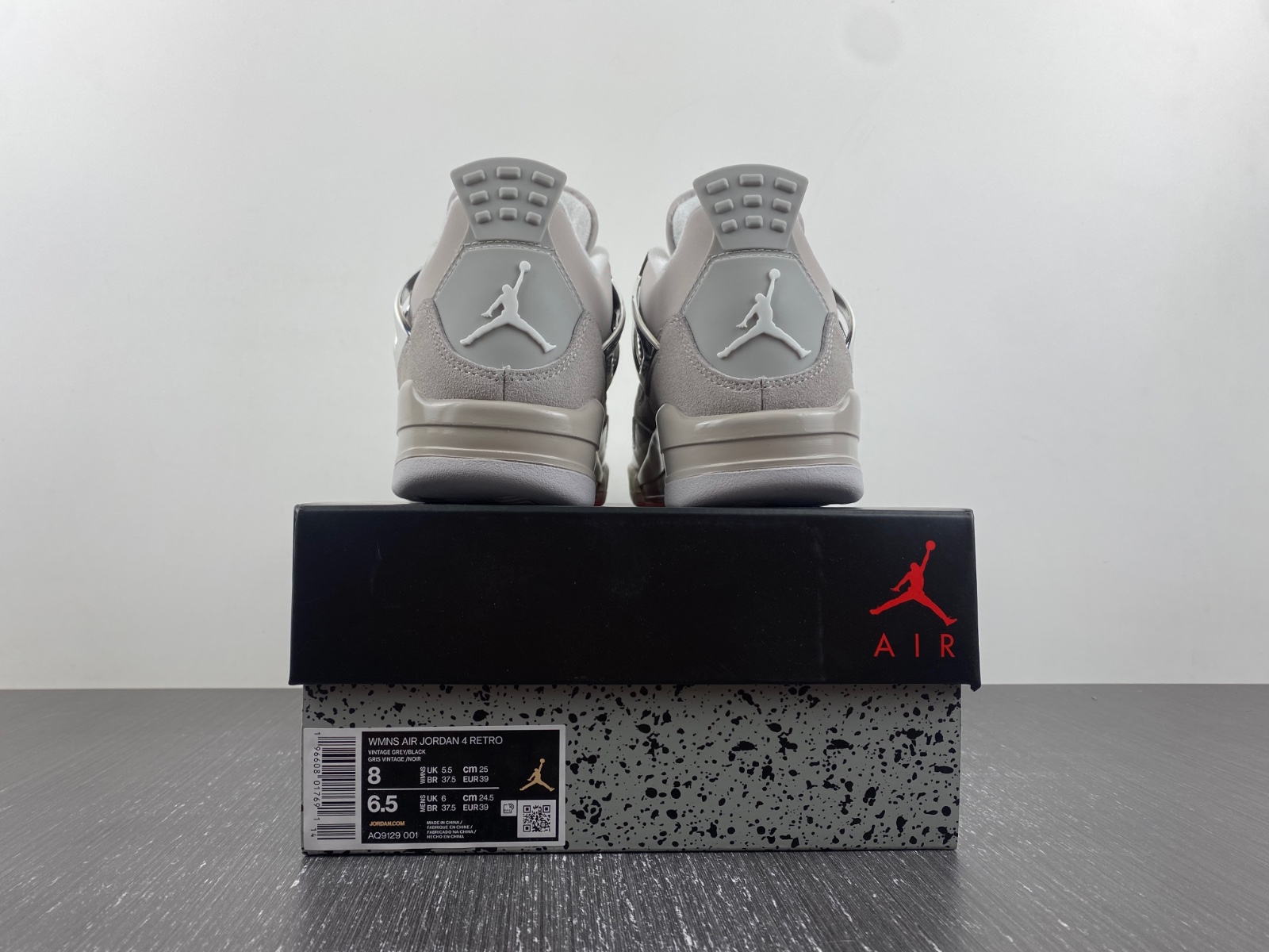 Air Jordan 4 Frozen Moments