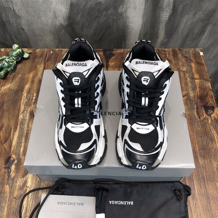 BALENCIAGA RUNNER SNEAKERS IN BLACK AND WHITE MESH AND NYLON – BLA008