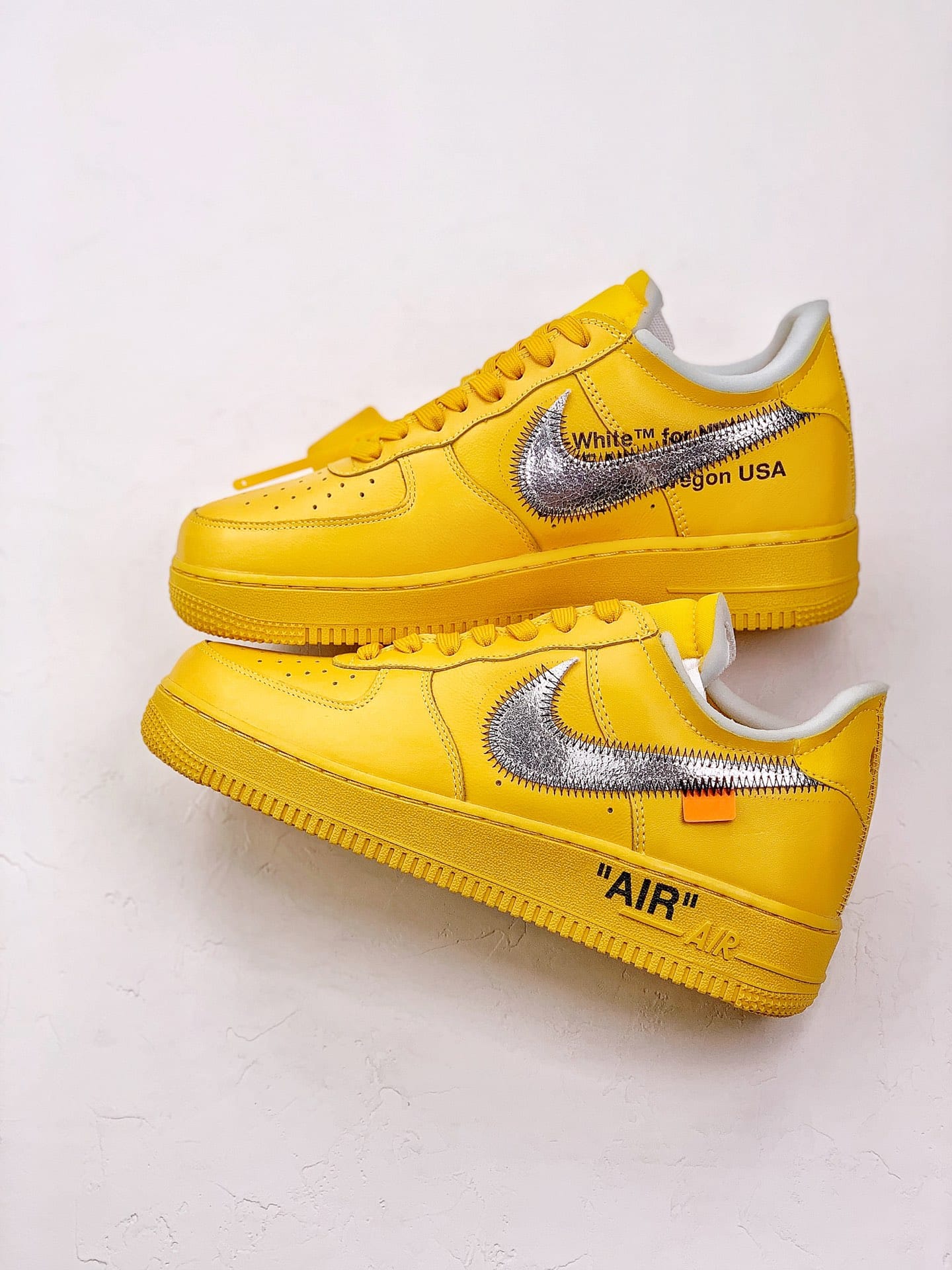 Nike Air Force 1 Low OFF-WHITE University Gold Metallic Silver