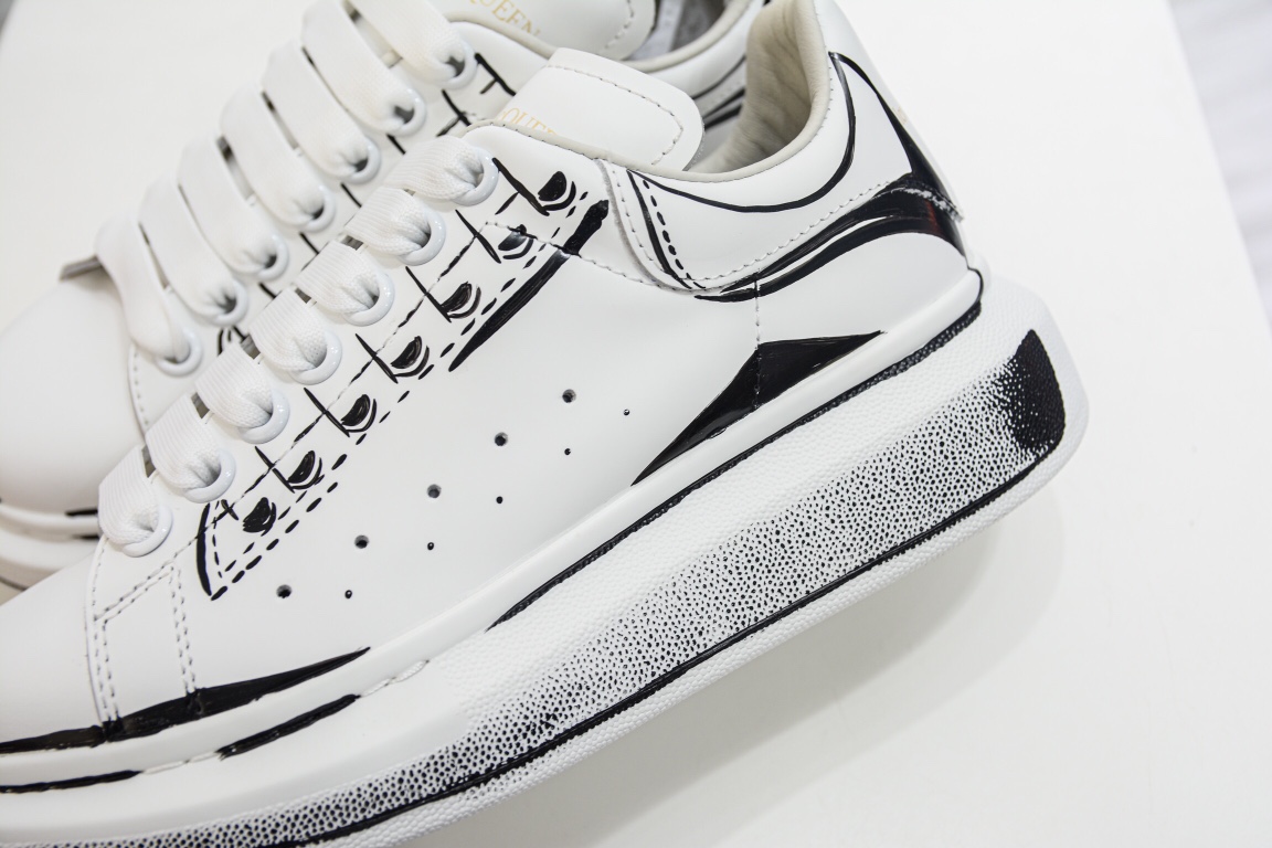 ALEXANDER MCQUEEN OVERSIZED LEATHER SNEAKERS