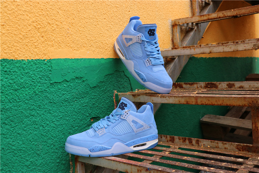 Air Jordan 4 Retro UNC PE