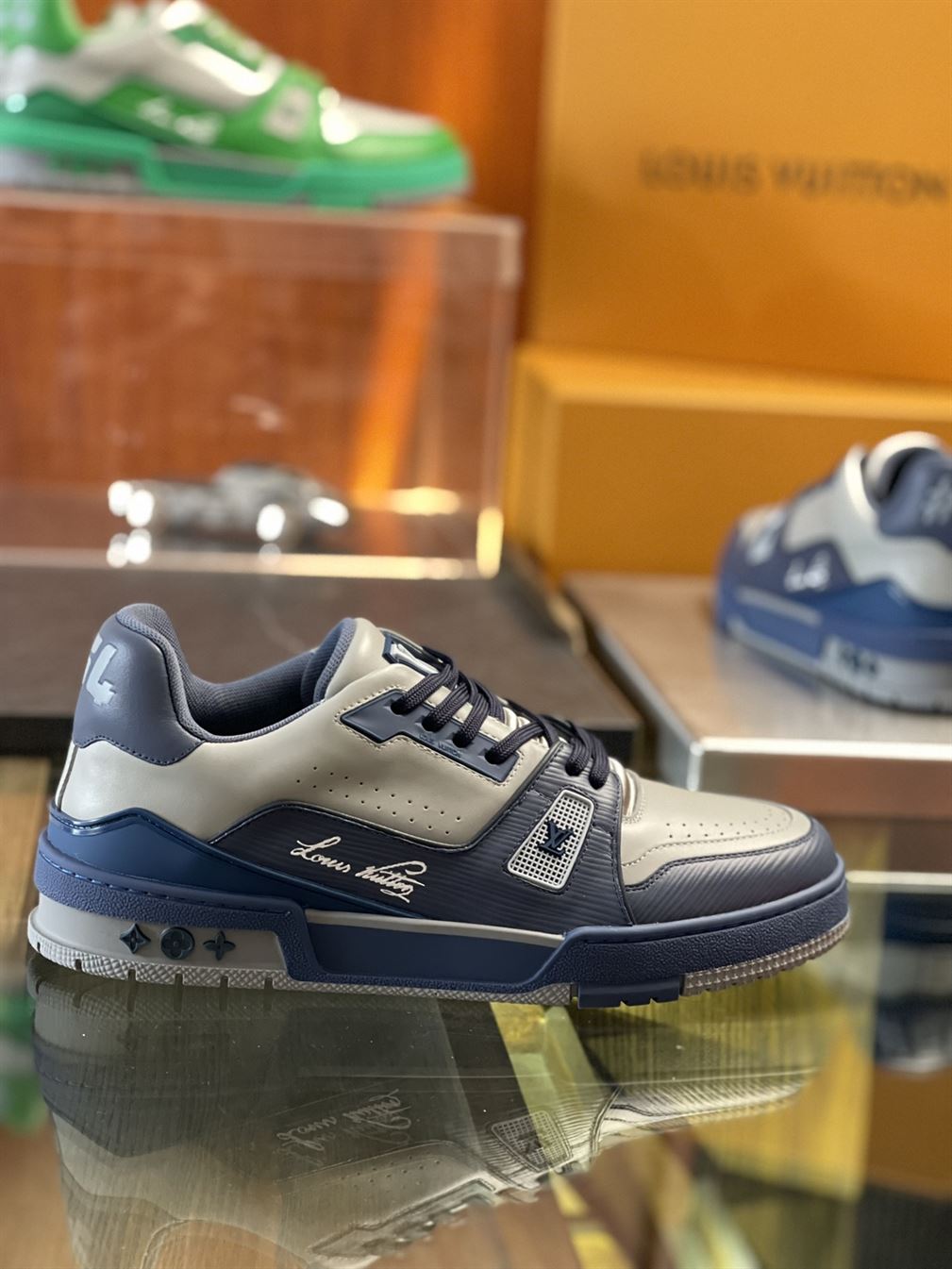 LOUIS VUITTON LV TRAINER SNEAKER – LVS062