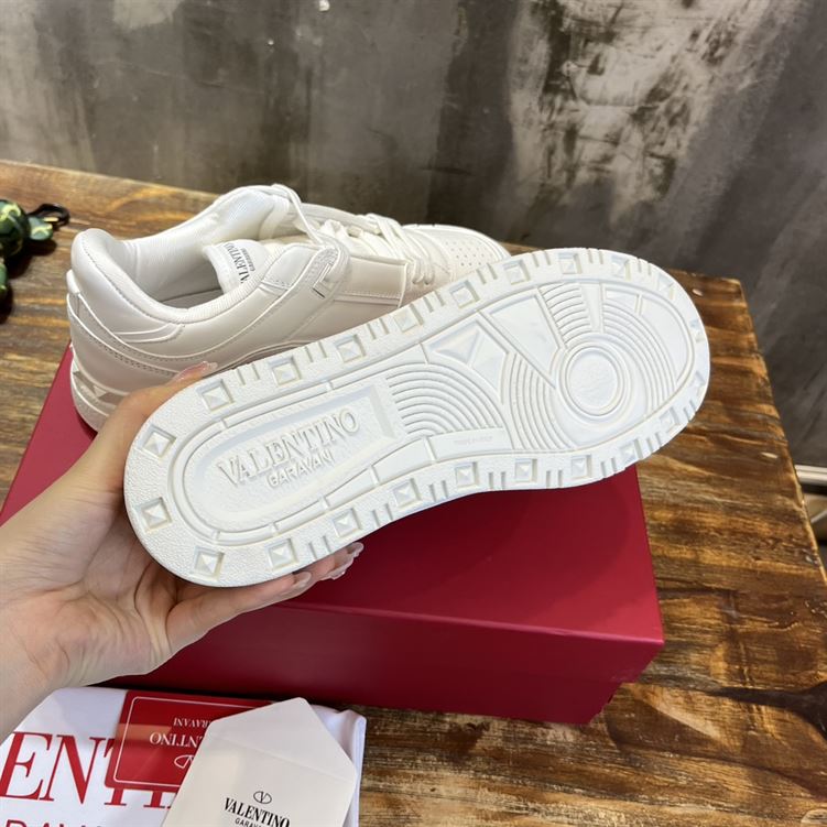 VALENTINO FREEDOTS LOW-TOP SNEAKER IN CALFSKIN – VN003