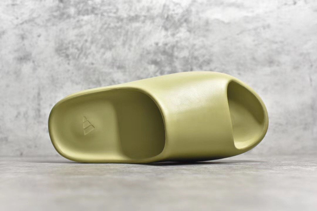 Yeezy Slide Resin