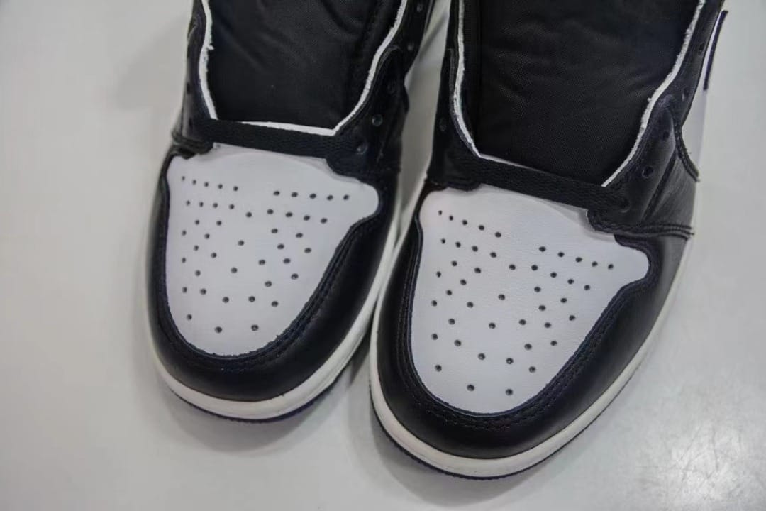 Air Jordan 1 Retro High Blue Moon