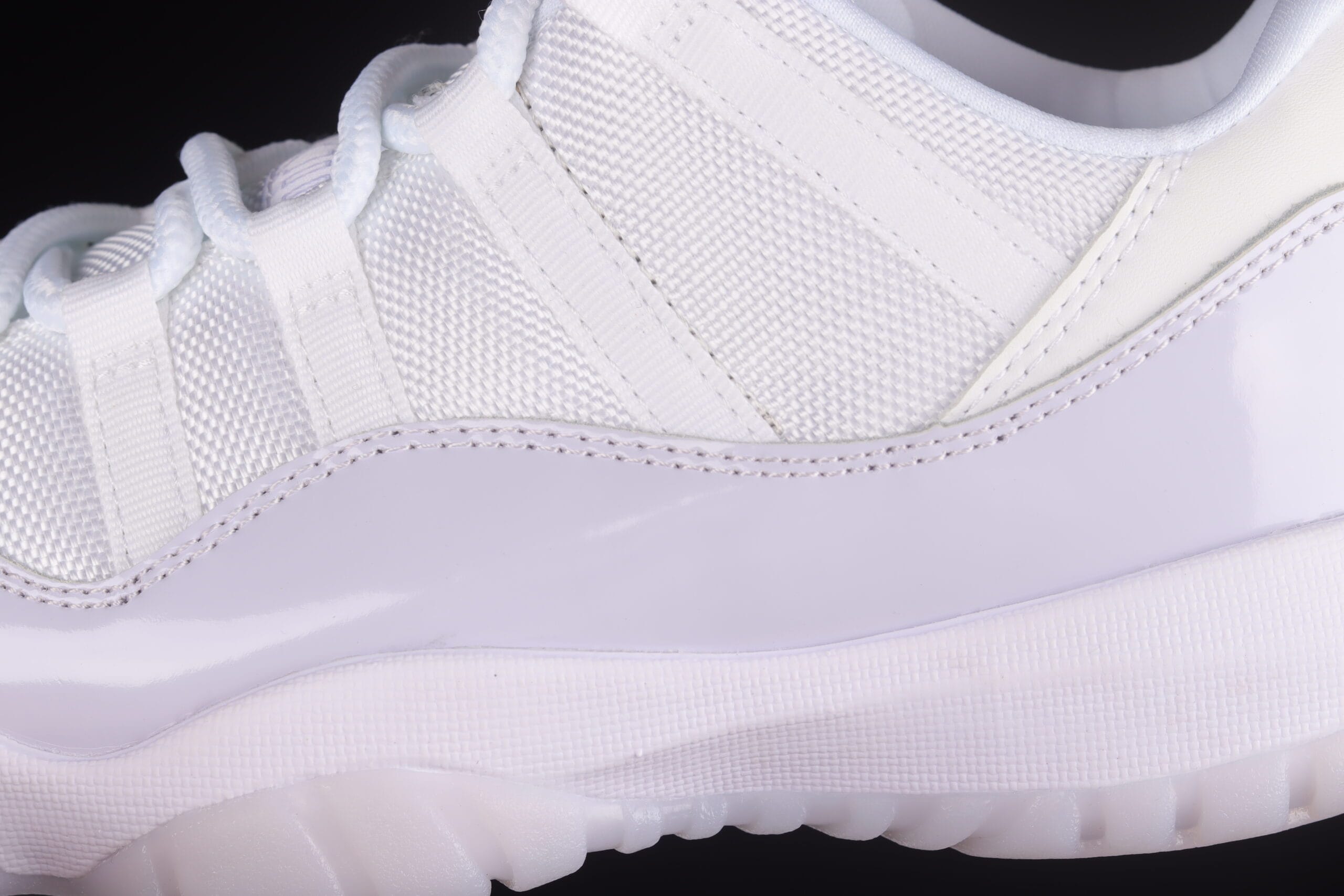 Jordan 11 Retro Low, Pure Violet