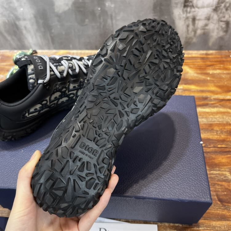 DIORIZON DERBY SHOE BEIGE AND BLACK DIOR OBLIQUE JACQUARD AND BLACK RUBBER – DO090