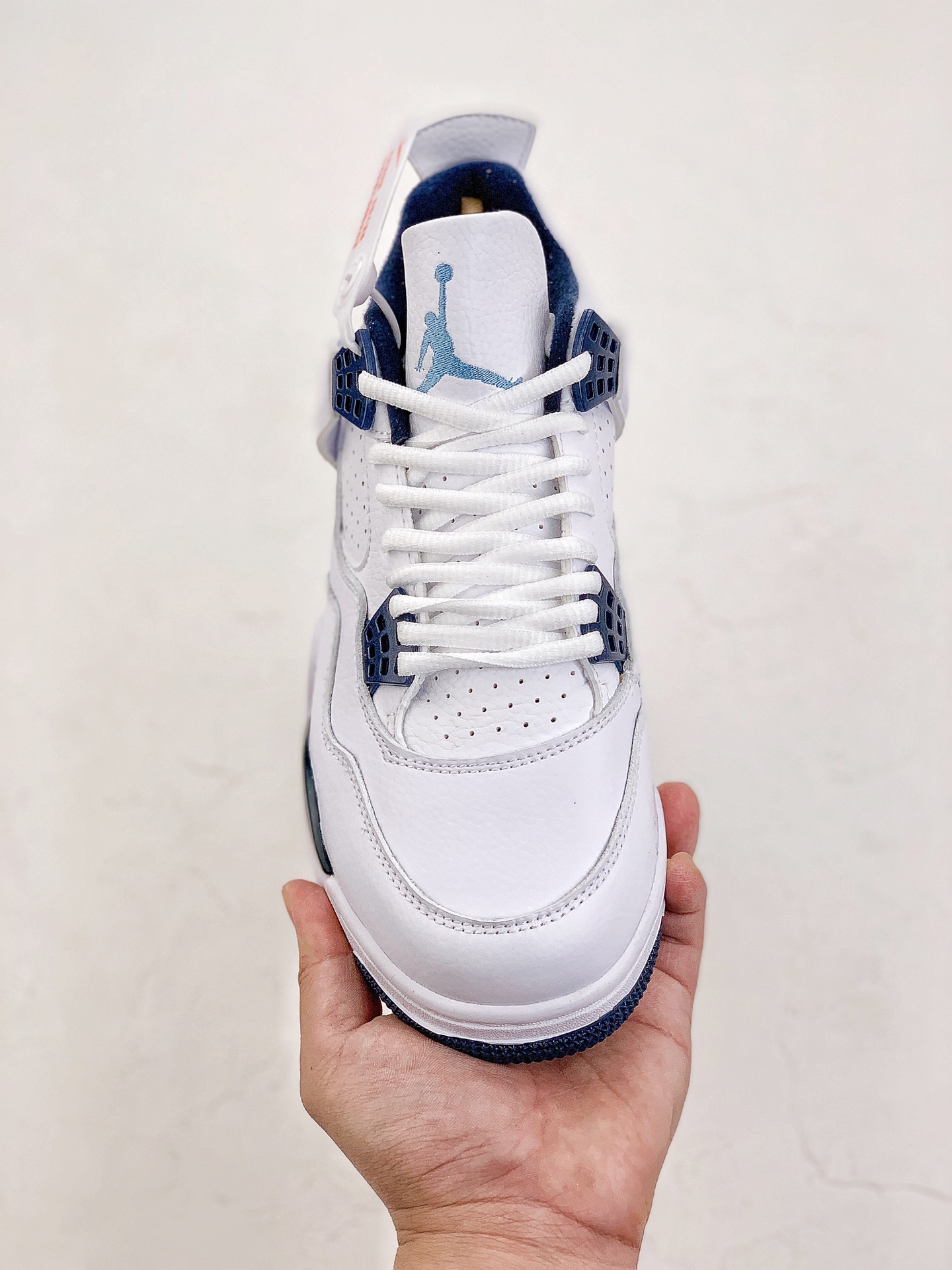 Jordan 4 Retro Columbia