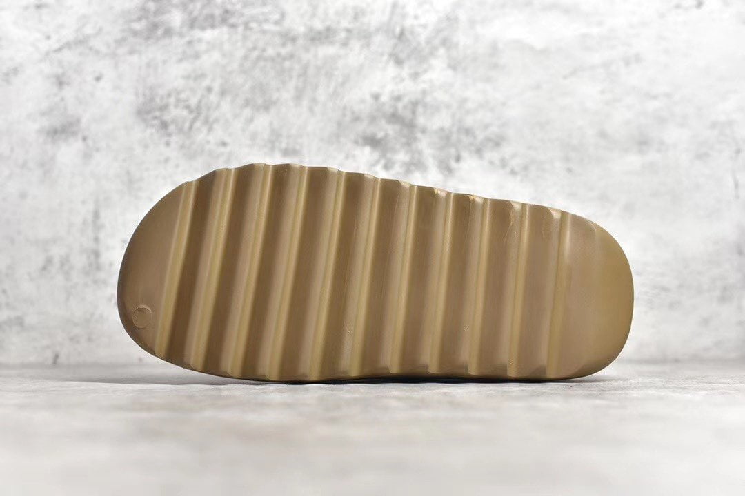 Yeezy Slide Earth Brown