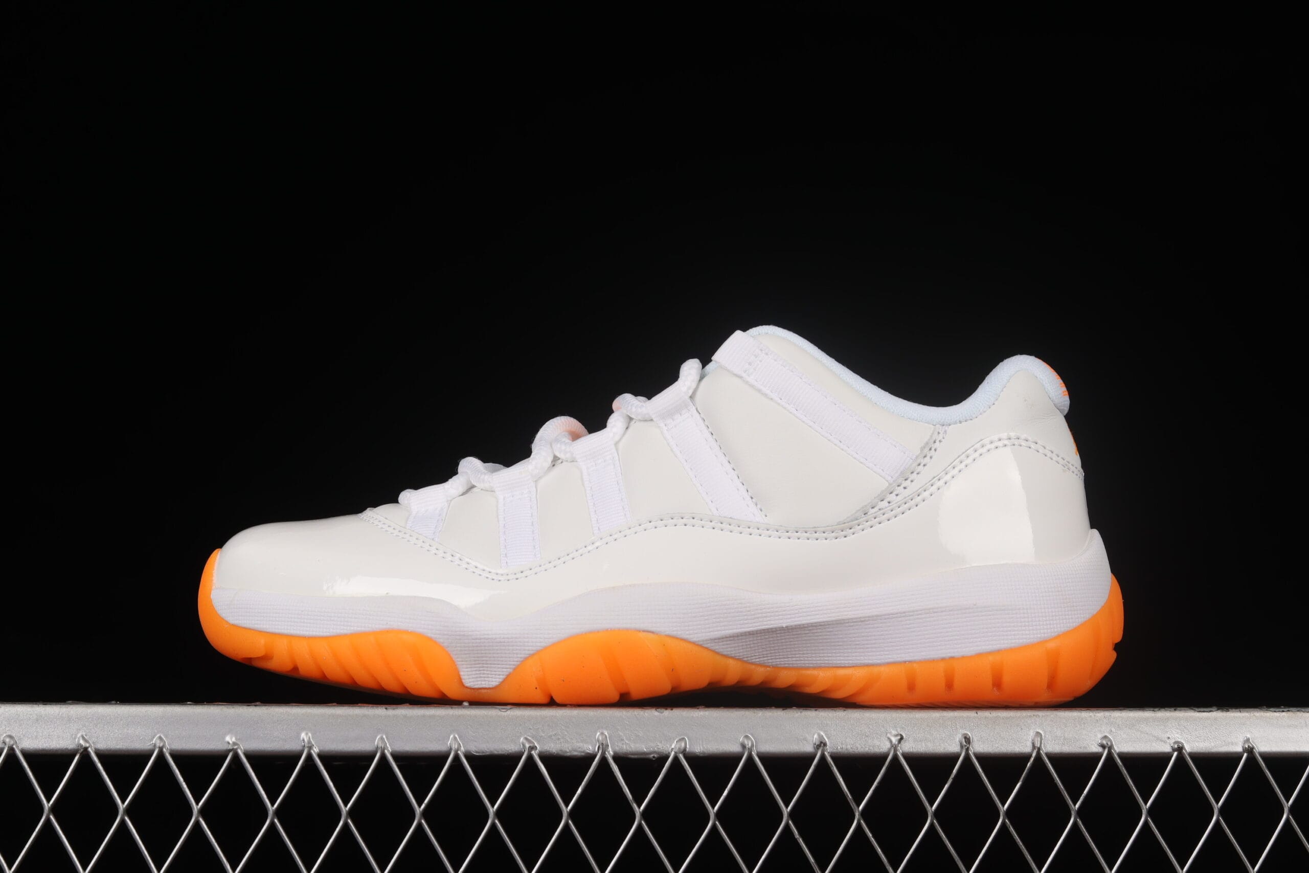 Air Jordan 11 Retro Low, Citrus