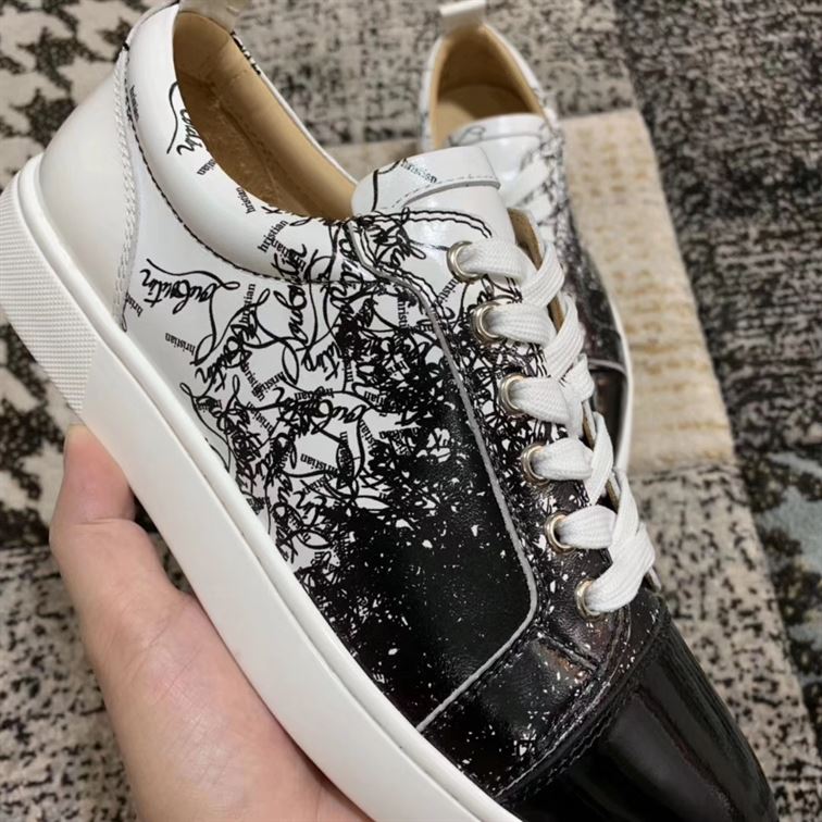 CHRISTIAN LOUBOUTIN LOW TOP SNEAKER – CLS008