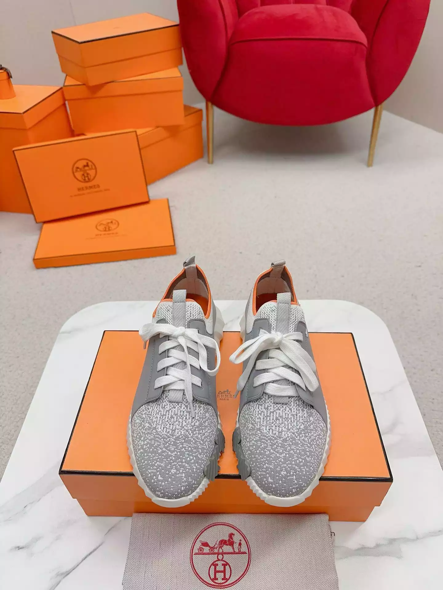 Hermes Men’s Depart Sneakers in Grey Gradient Knit – HM029