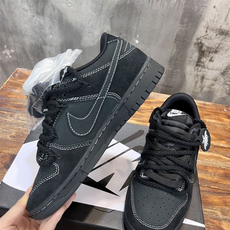 NIKE SB DUNK LOW SNEAKER – NSN010