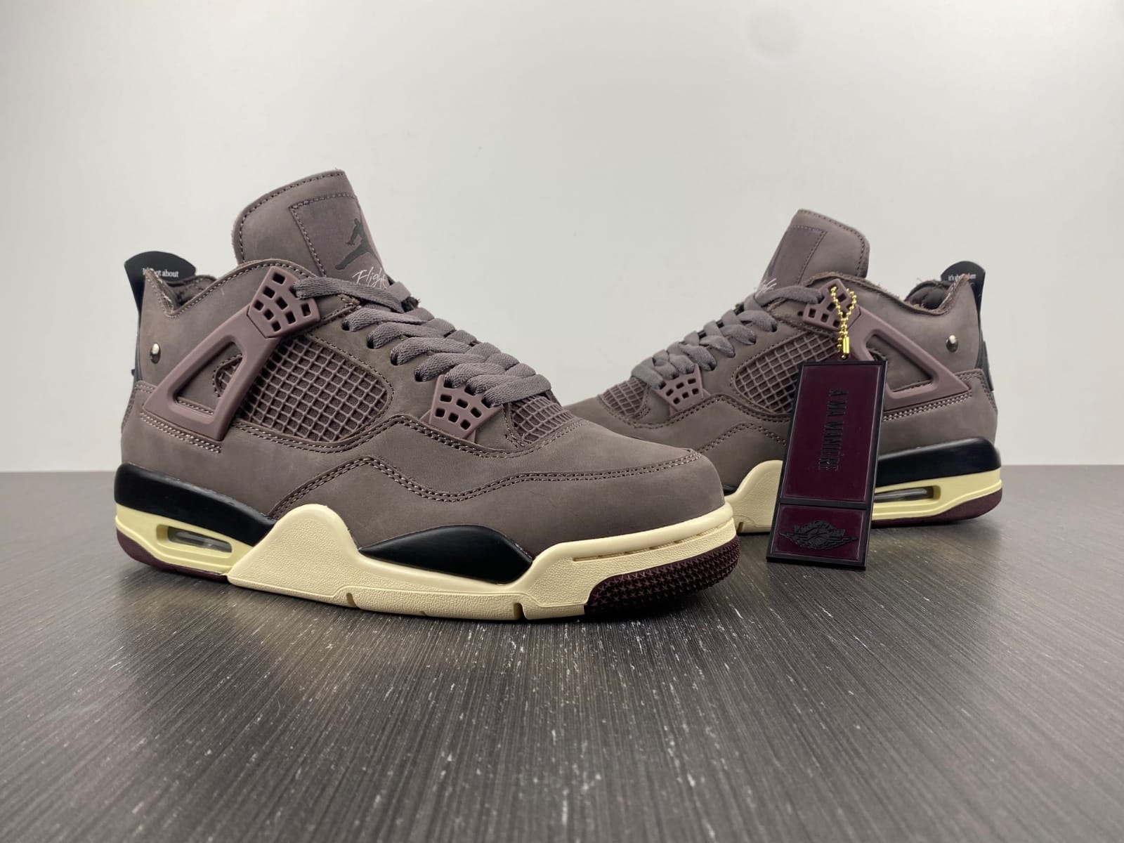 Jordan 4 Retro SP A Ma Maniére Violet Ore