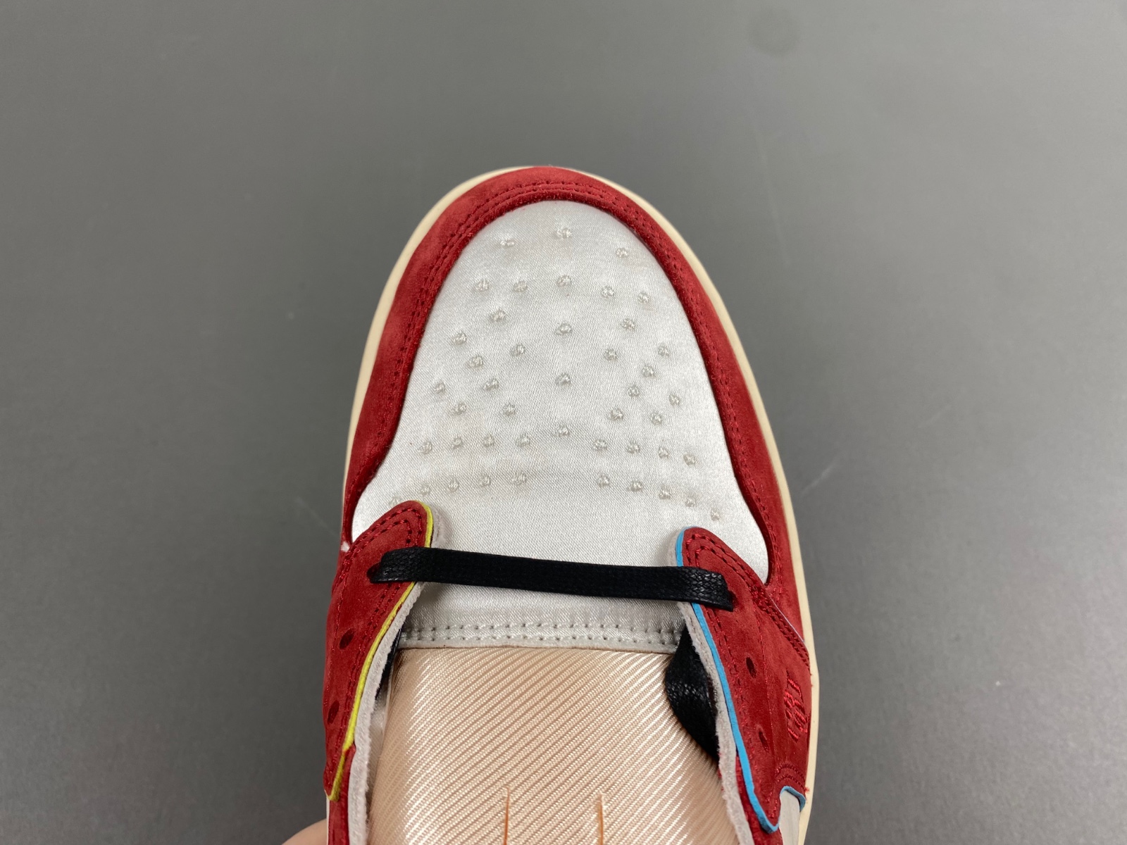 Jordan 1 Retro Low OG Trophy Room Rookie Card Home