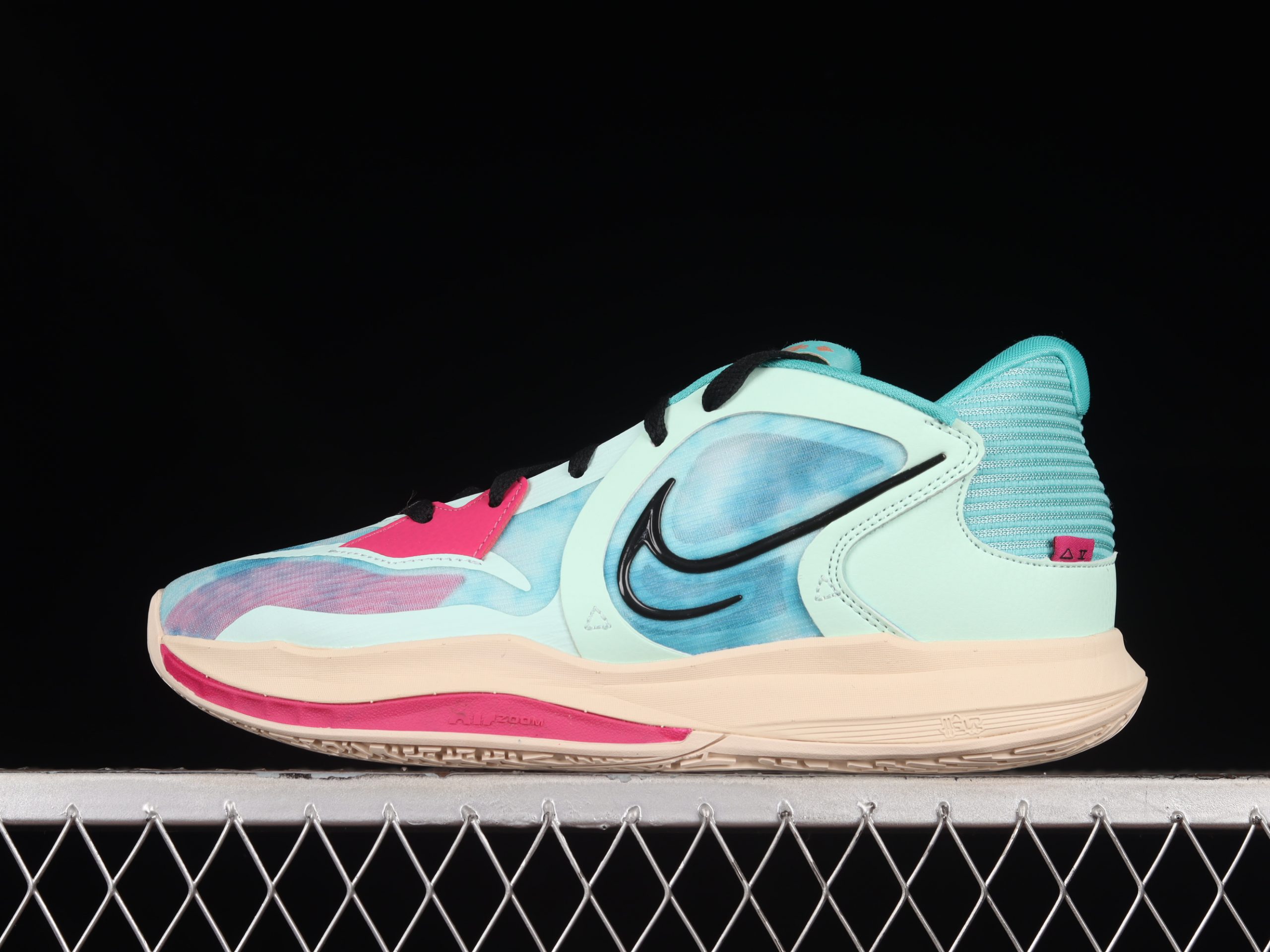 Nike Kyrie Low 5 Community