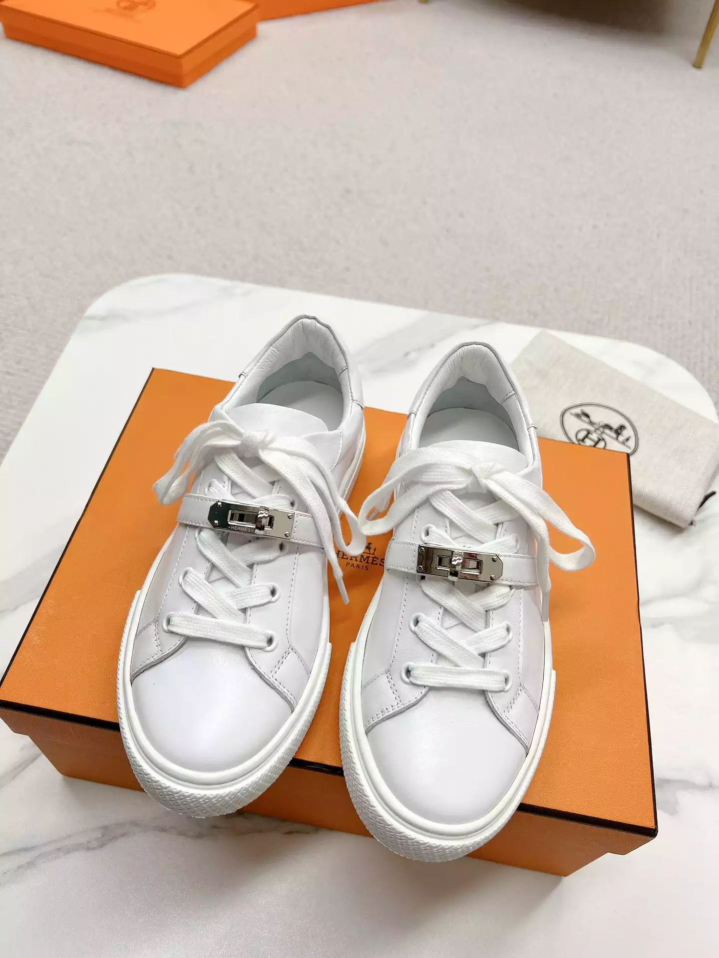 Hermes Women’s Day Sneakers in White Leather – HM065
