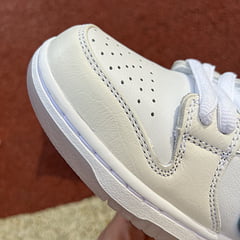Nike SB Dunk Low Diamond Supply Co White Diamond