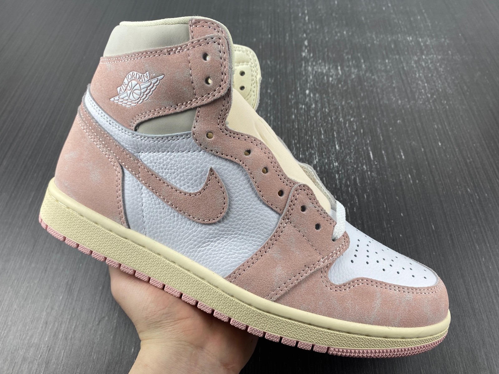 Air Jordan 1 Retro High OG “Washed Pink”