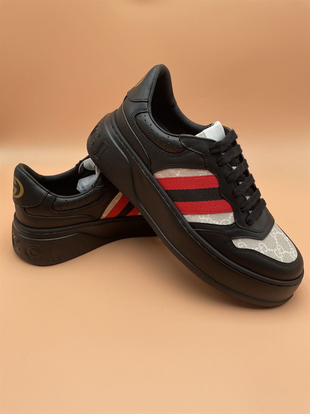 GUCCI MEN GG SNEAKER – GCC052