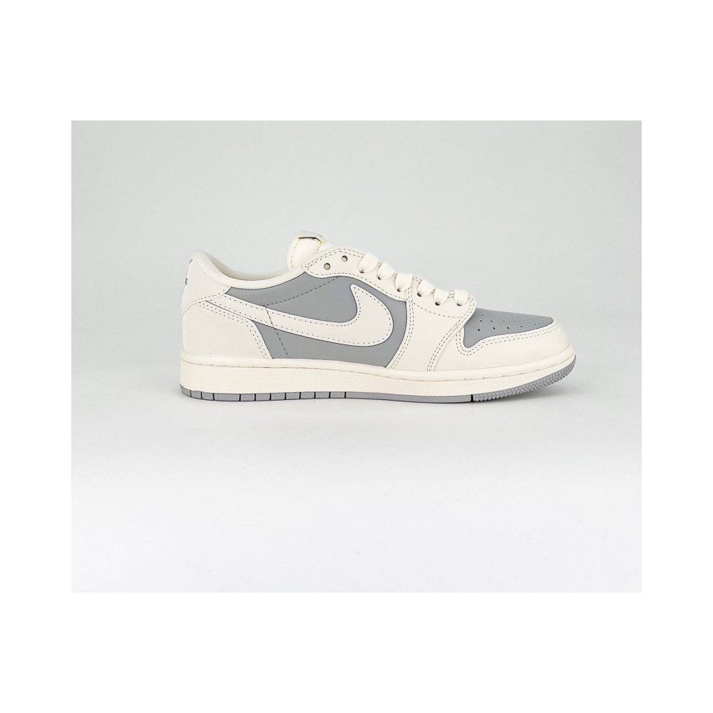 Travis Scott x Air Jordan 1 Retro Low Custom