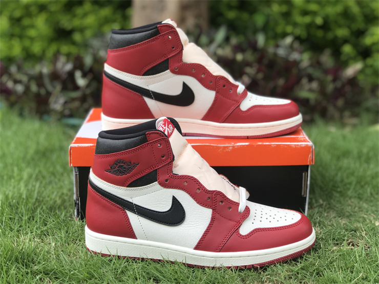 Air Jordan 1 High OG Chicago Lost and Found