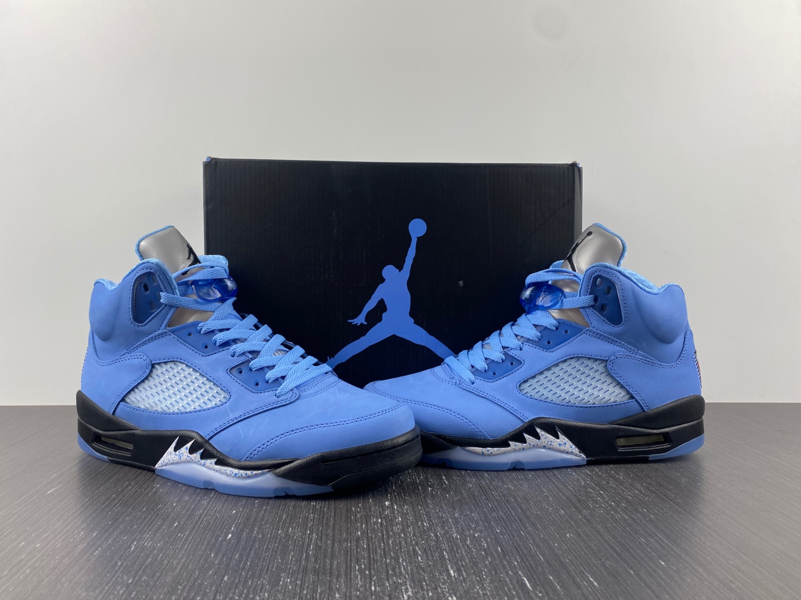 Air Jordan 5 Retro SE ‘UNC’