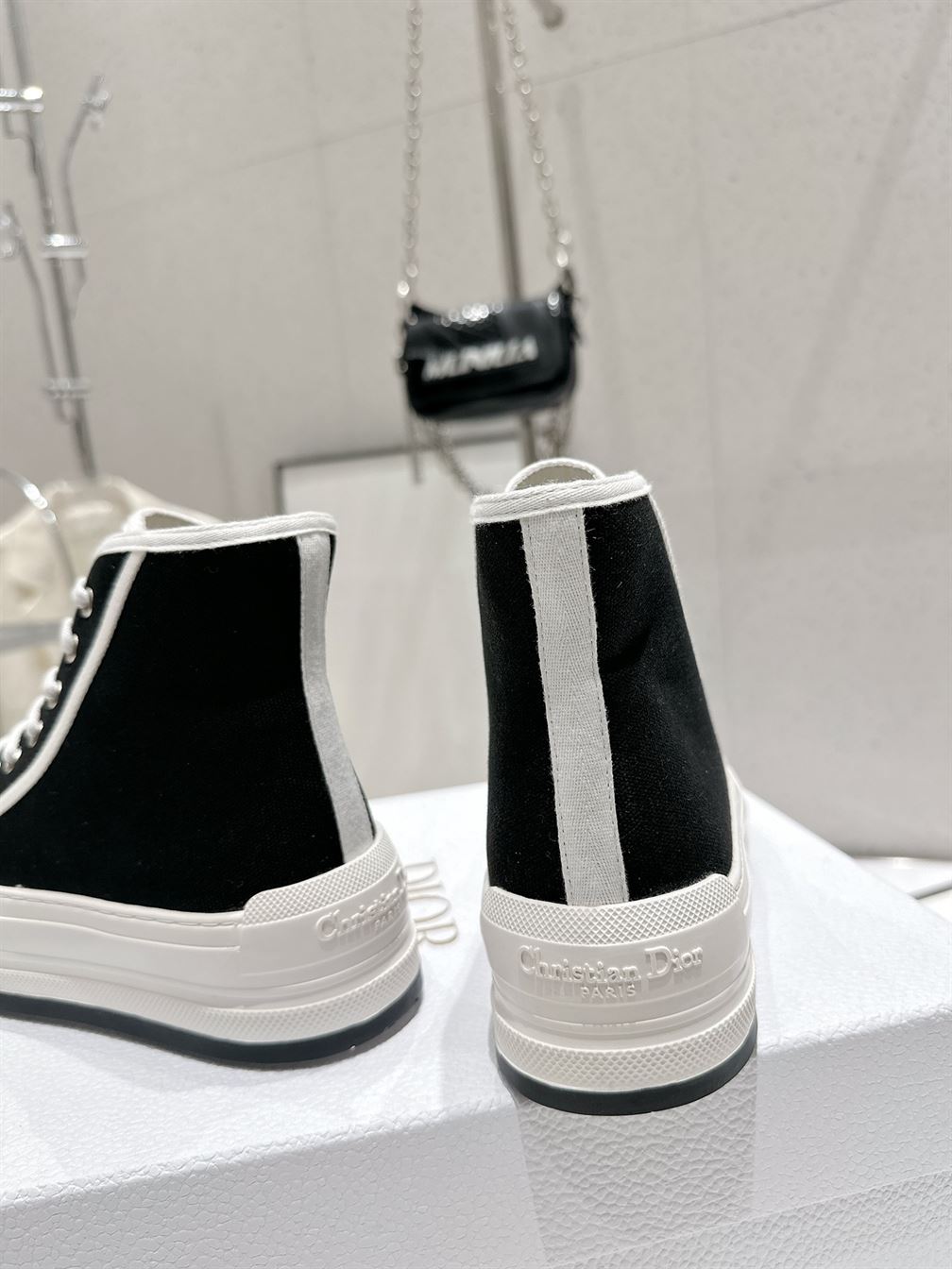 DIOR WALK’N’DIOR HIGH-TOP PLATFORM SNEAKER – DO117