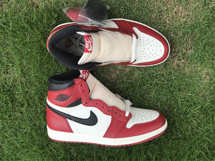 Air Jordan 1 High OG Chicago Lost and Found