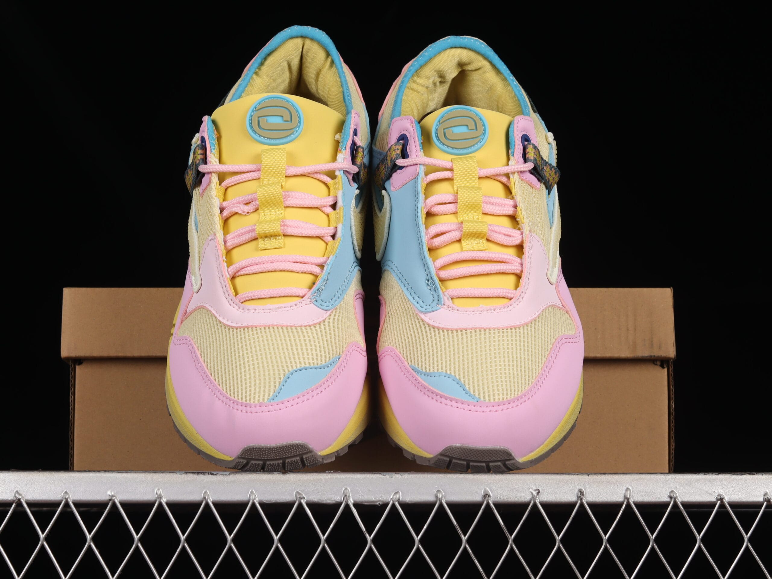 Nike Air Max 1 Travis Scott Cactus Jack Pink