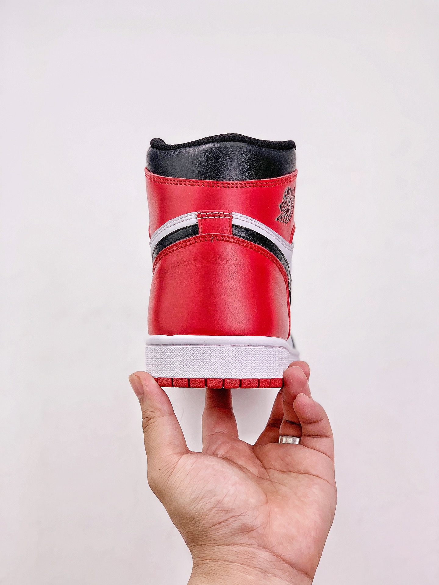 Jordan 1 Retro Black Toe (2016)