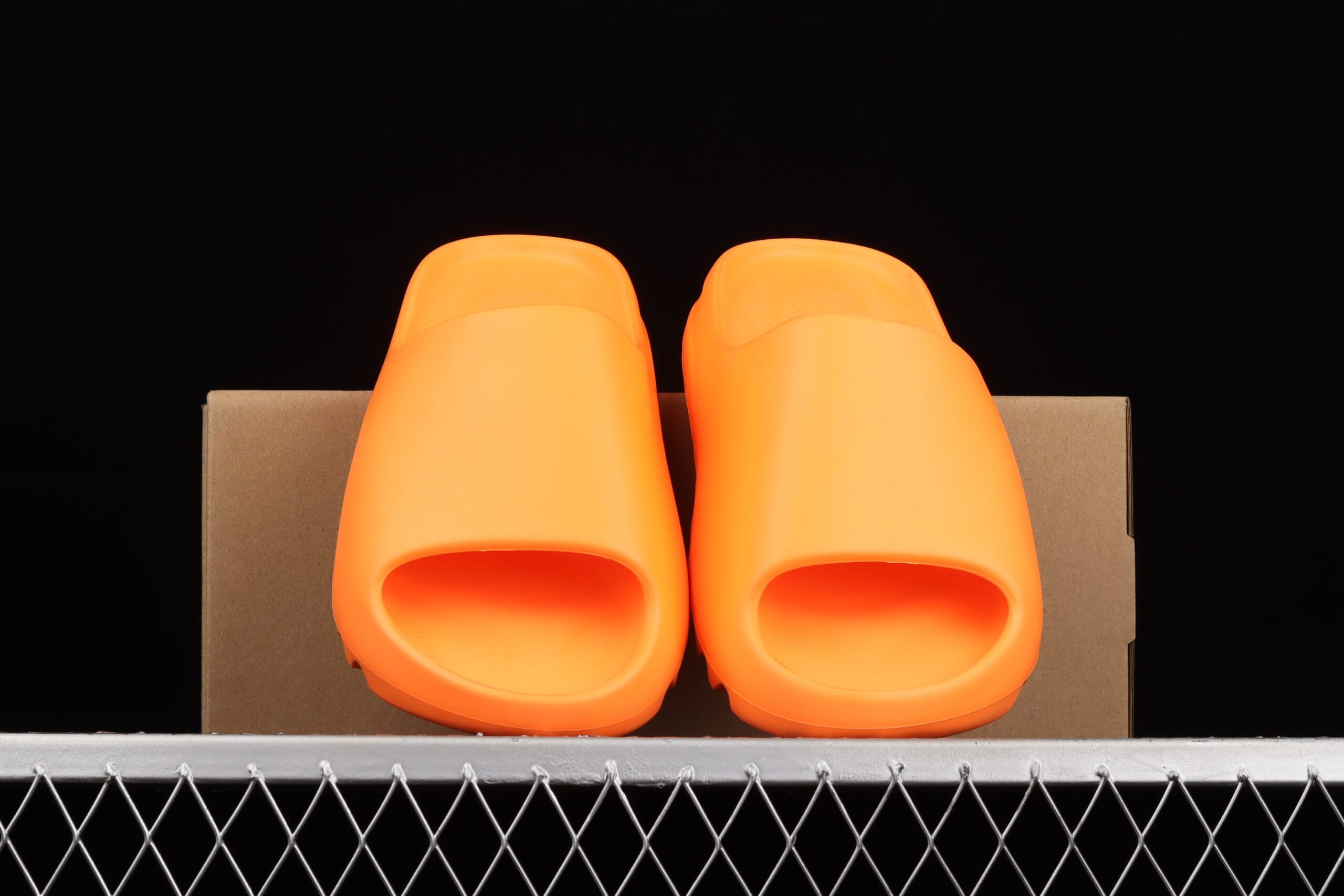 Yeezy Slides ‘Enflame Orange’