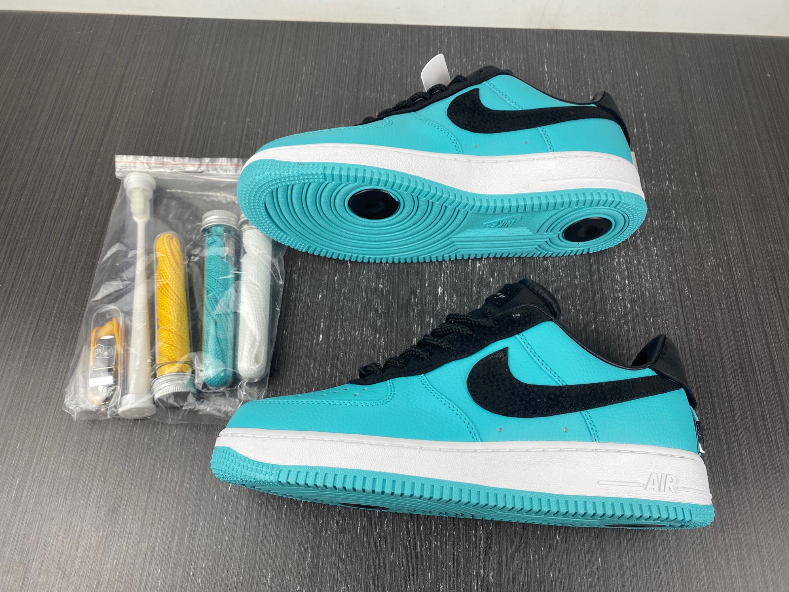 Tiffany & Co. x Nike Air Force 1 Friends and Family
