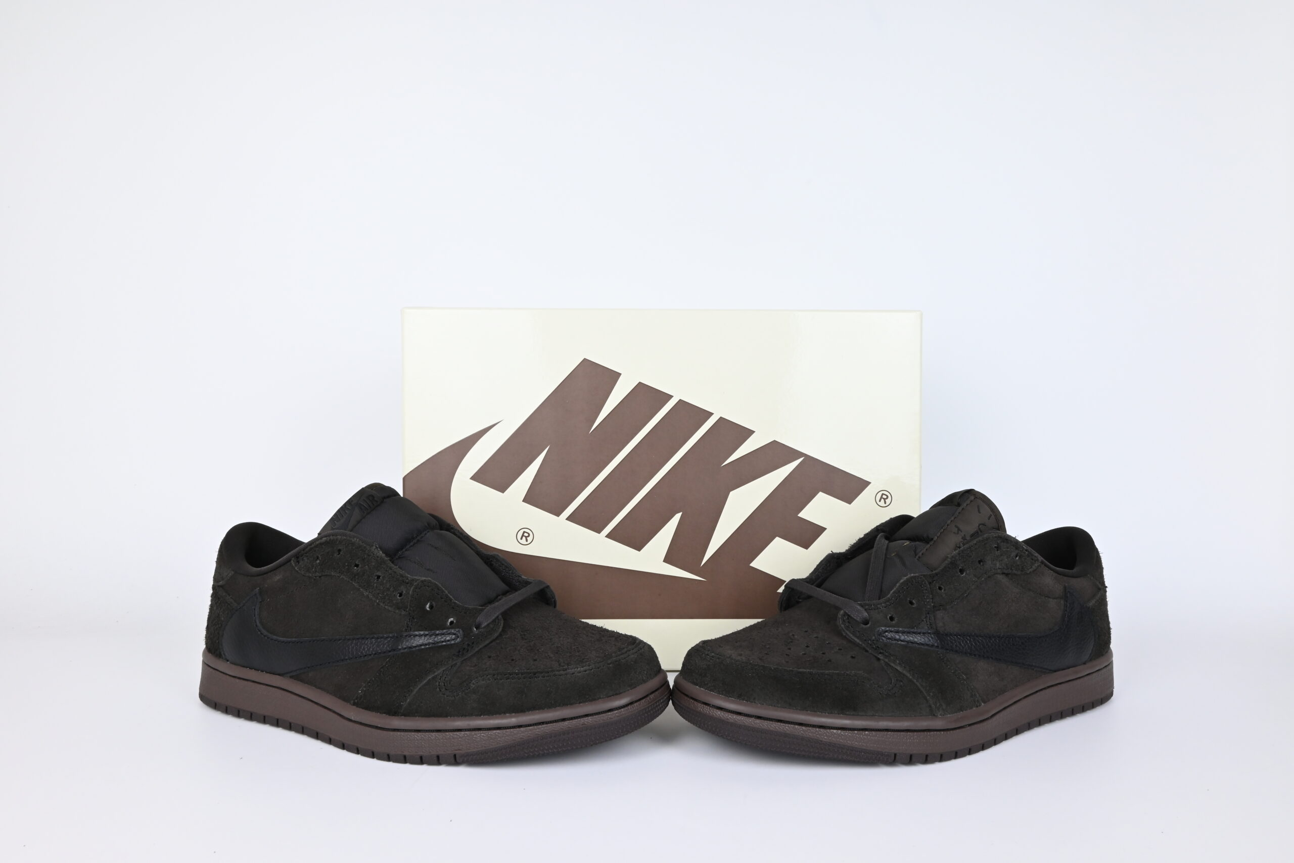 Travis Scott x Air Jordan 1 Retro Low OG SP Velvet Brown