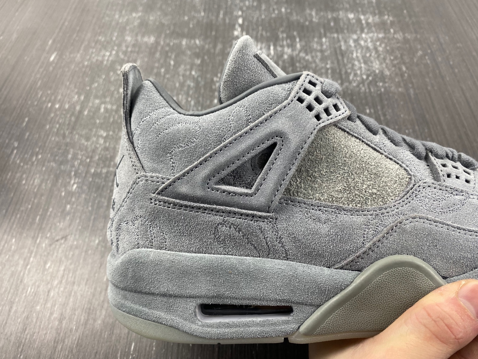 Air Jordan 4 Retro Kaws