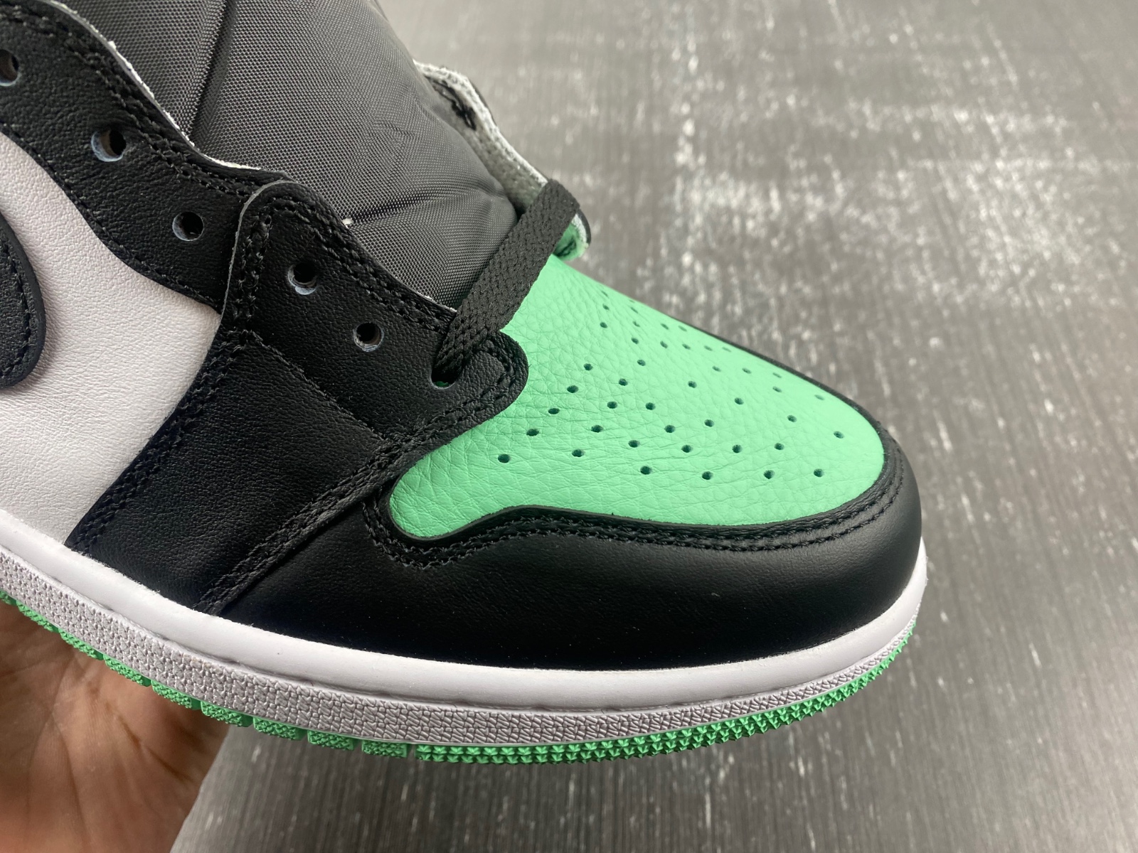 Air Jordan 1 High Green Glow
