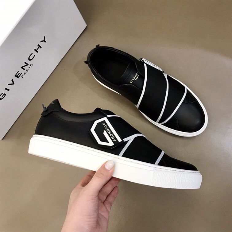 GIVENCHY ELASTICATED LOGO STRAP SNEAKERS – GVC005