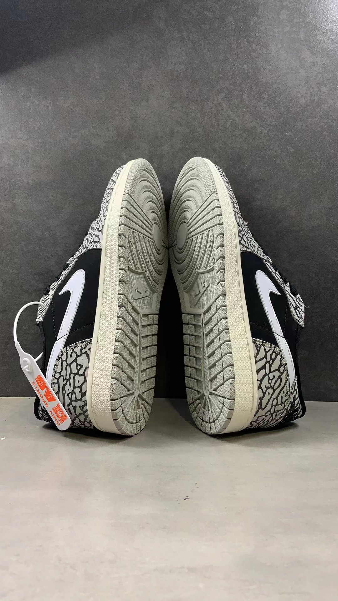 Air Jordan 1 Retro Low OG Black Cement