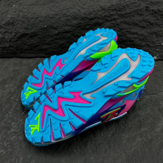 LOUIS VUITTON RUNNER TATIC BLUE – LVS170