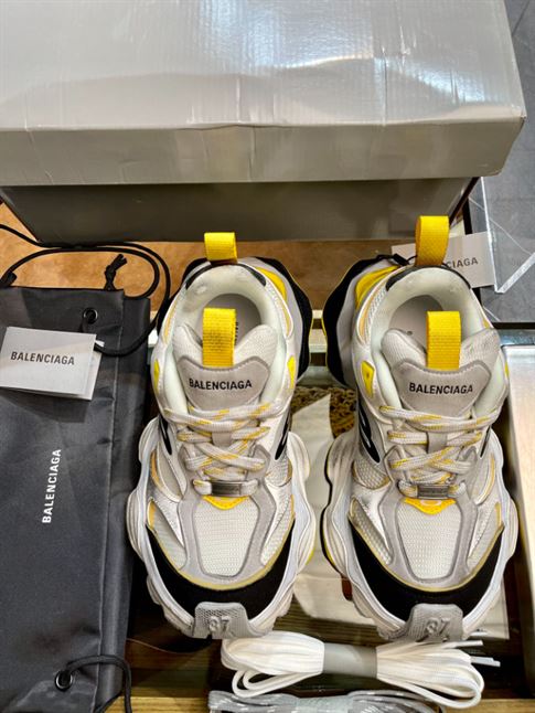 BALENCIAGA CARGO SNEAKER IN GREY BLACK AND YELLOW – BLA076