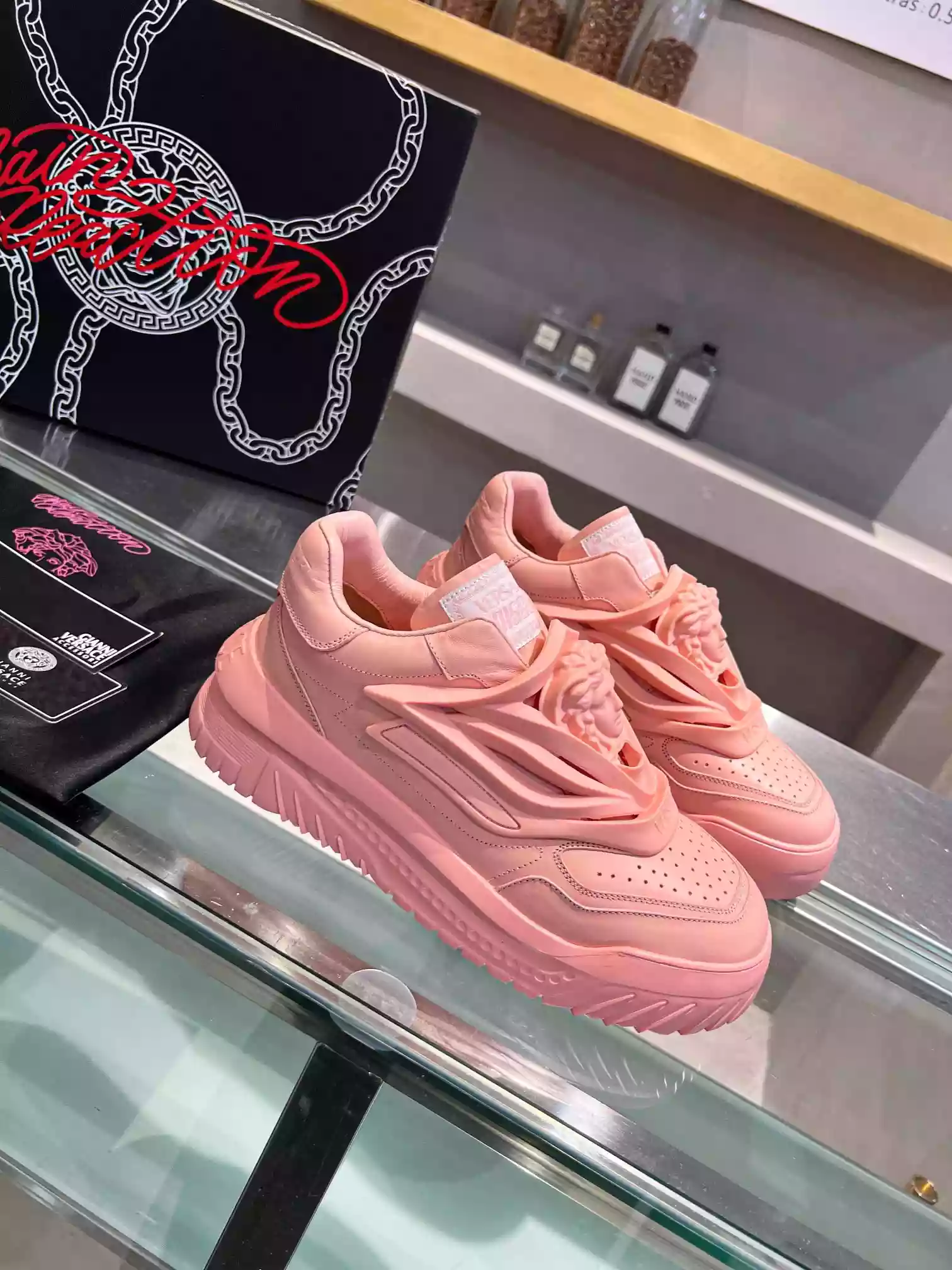 VERSACE WOMEN’S ODISSEA SNEAKERS IN PINK LEATHER – VSS018