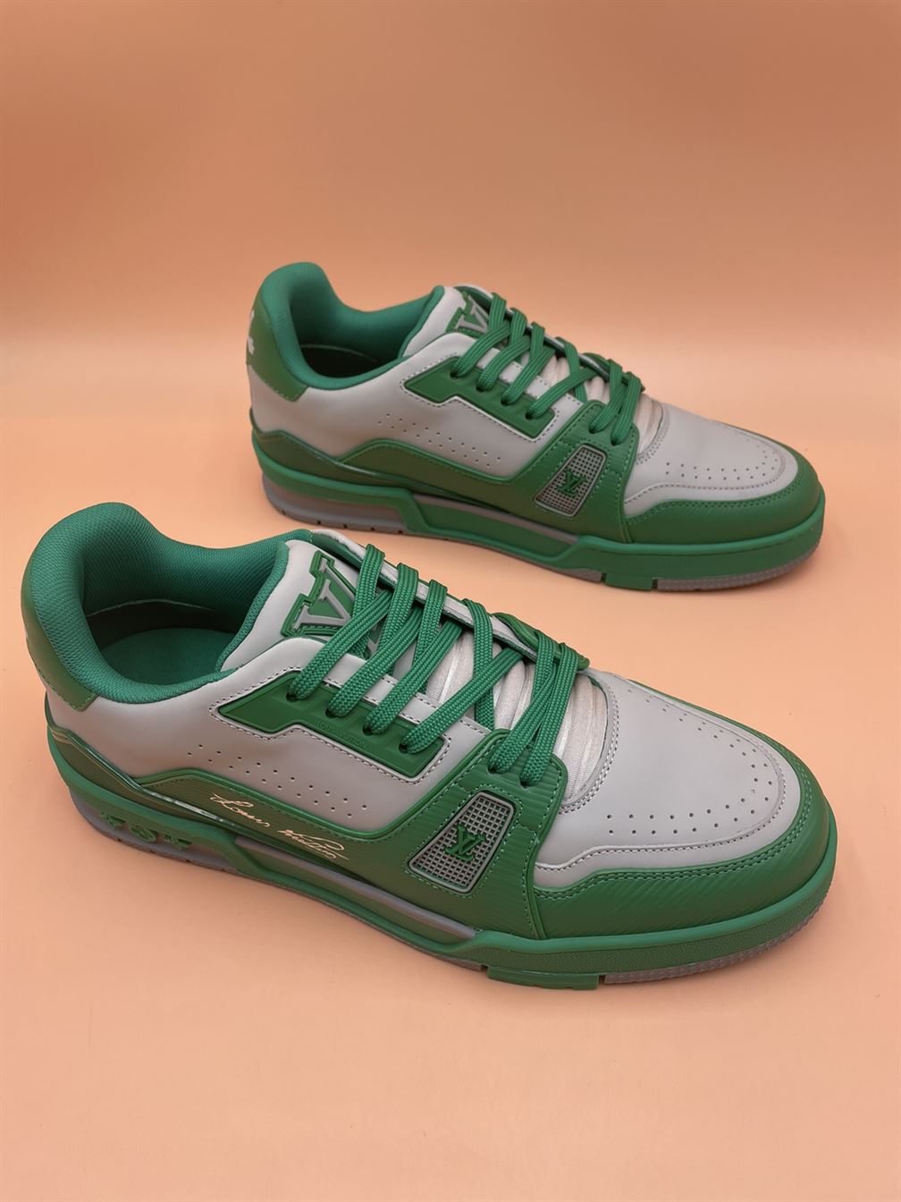 LOUIS VUITTON LV TRAINER SNEAKER – LVS060