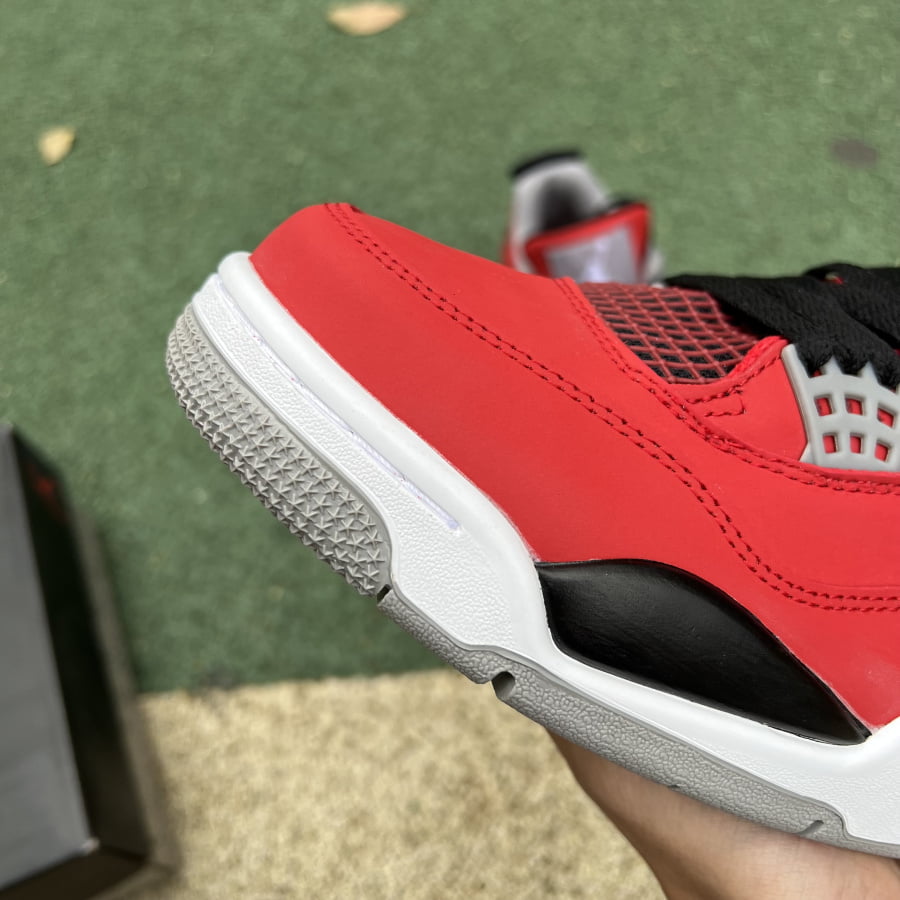 Jordan 4 Retro Toro Bravo