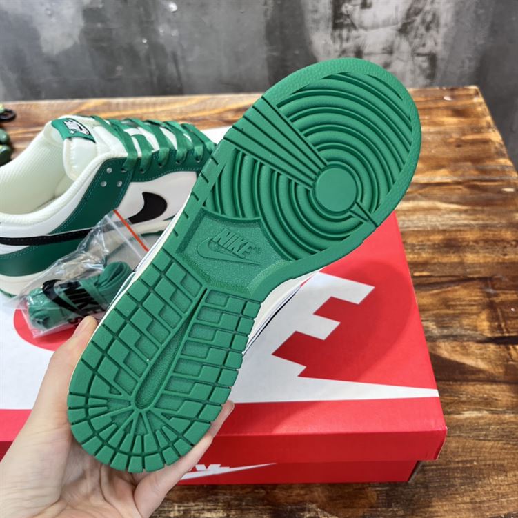 NIKE DUNK LOW SE LOTTERY PACK – NSN022