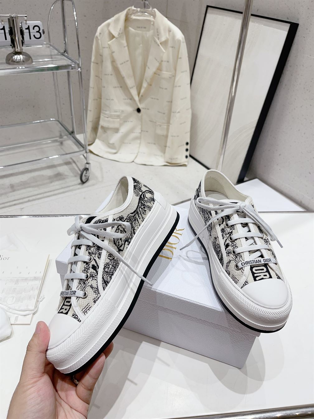 DIOR WALK’N’DIOR PLATFORM SNEAKER – DO113