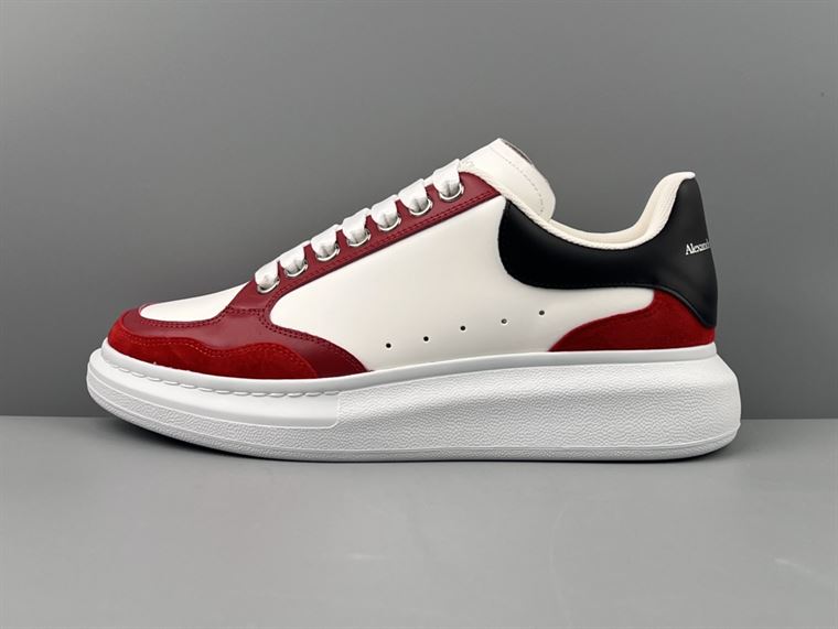 ALEXANDER MCQUEEN OVERSIZED SNEAKER IN BLACK/WHITE/RED – ALD037