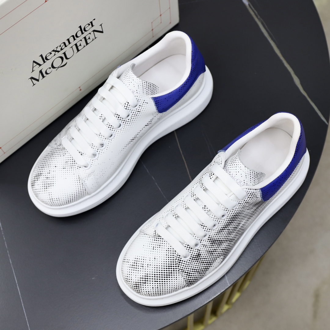 Alexander McQueen's classic star hit all-match white shoes