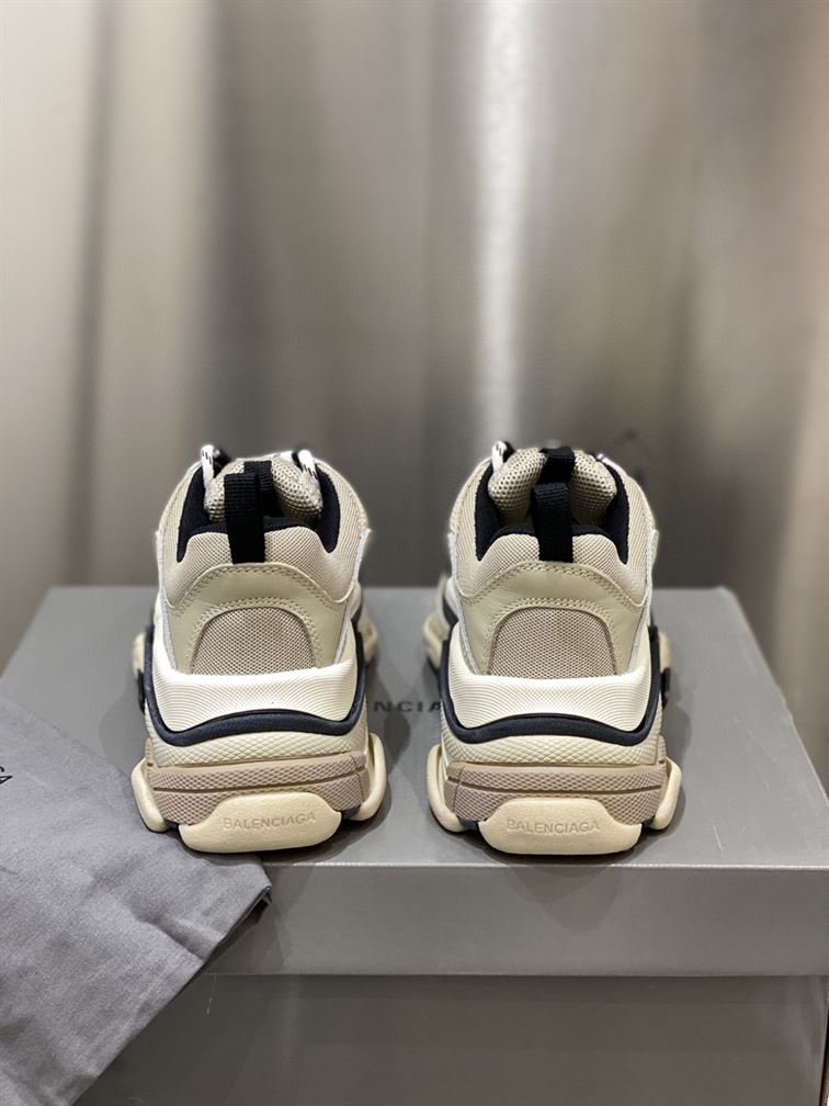 BALENCIAGA TRIPLE S SNEAKERS IN GREY AND BLACK – BLA020