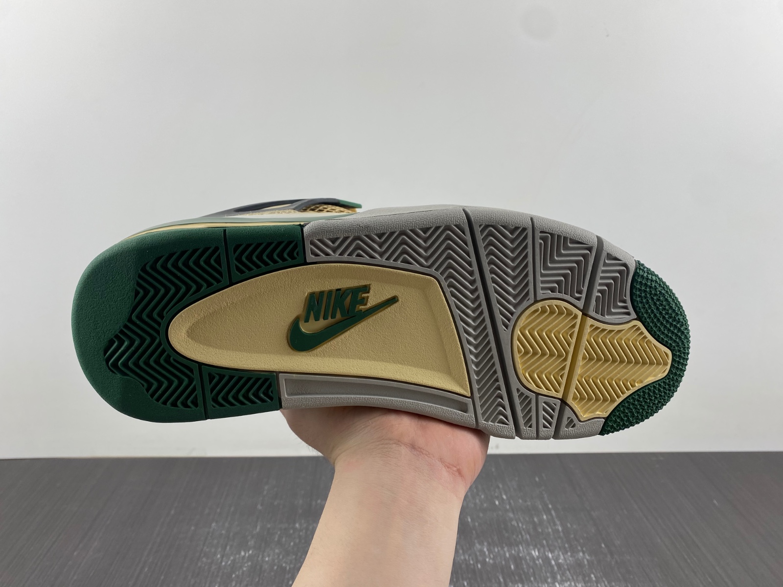 Air Jordan 4 Venusuar