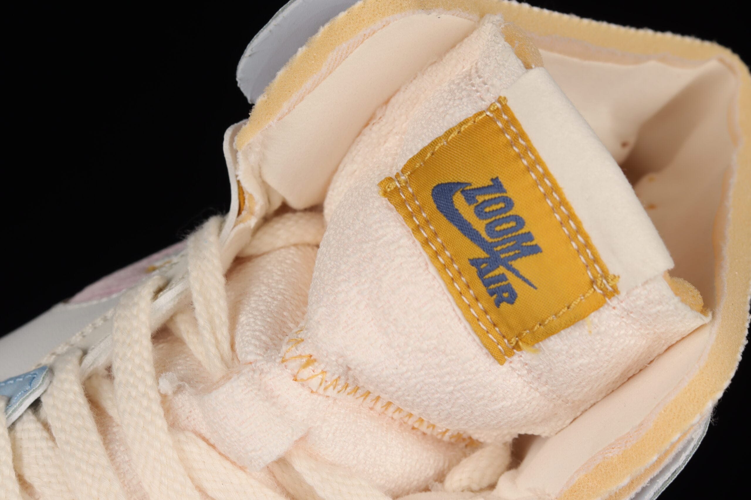 Jordan 1 High Zoom Air CMFT Pink Oxford (W)